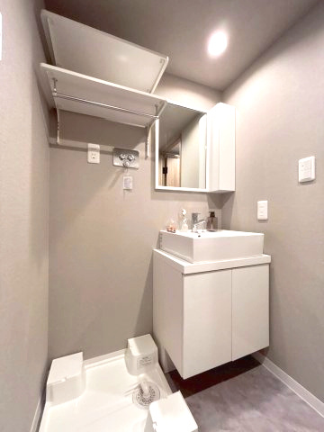 マンション大通の独立洗面台