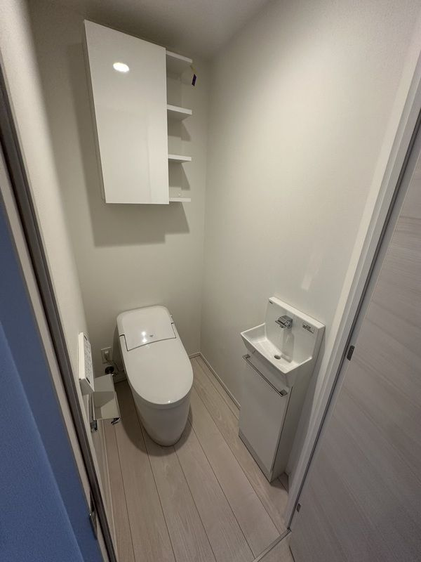 福岡市中央区鳥飼１丁目の賃貸マンションのトイレ