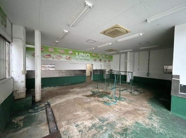 尼崎市尾浜町１丁目　貸倉庫の洋室