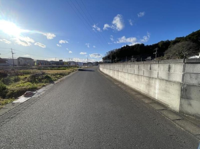 いわき市小名浜野田字八合　売地の前面道路含む現地写真