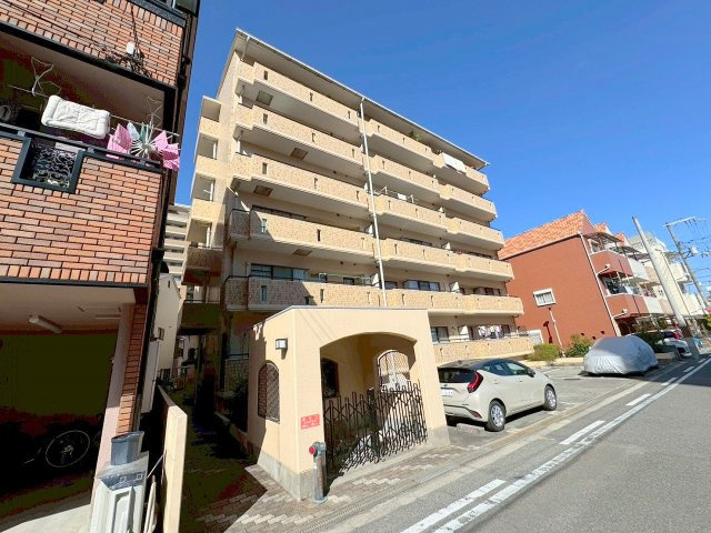 クラウンハイム東淀川弐番館の外観