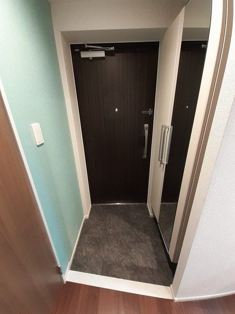 Las.T.Y.K.ビルヂングの玄関