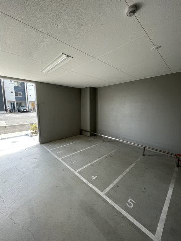 エスリード神戸兵庫駅ミッドポートの駐車場