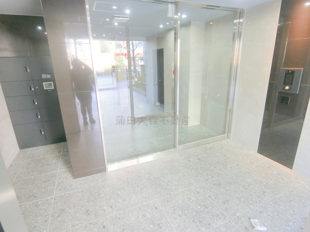 GRAN PASEO蒲田Ⅲのエントランス|防犯カメラTVモニター付オートロック宅配BOXメールBOX管理人室