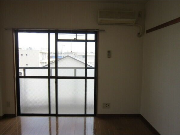 メゾン・アソシエの居間・リビング