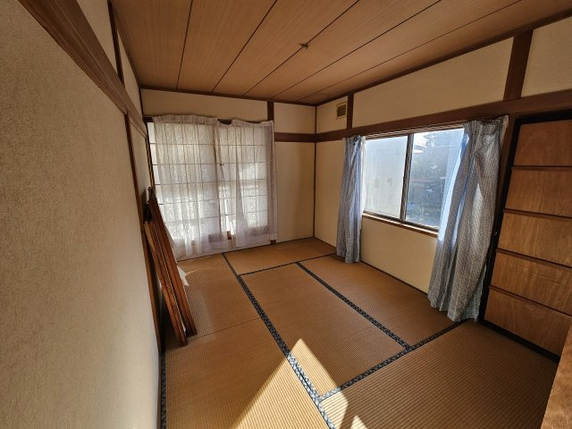 北堀中古住宅の和室|2階和室西