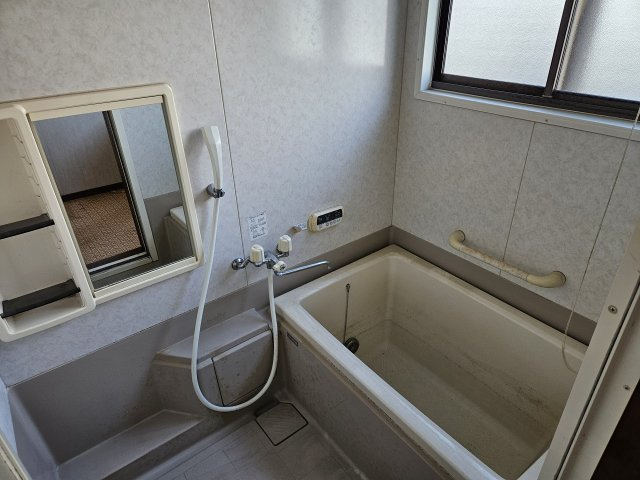 北堀中古住宅の浴室
