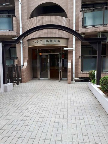 アソシエール護国寺のエントランス