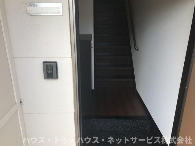 リリー・オブ・ザ・バレーの玄関