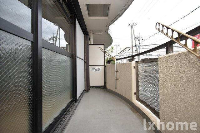 ディアコート真砂のバルコニー|外からの目が気にならないバルコニーで洗濯物が干せます