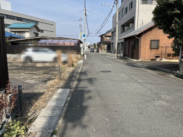 土地　江吉良町の前面道路含む現地写真