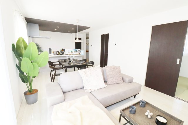 郡山市片平町字釜場　　　　　　小山田小学校、郡山第６中学区の居間・リビング