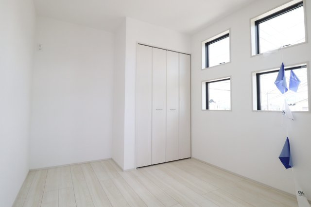 郡山市片平町字釜場　　　　　　小山田小学校、郡山第６中学区の洋室