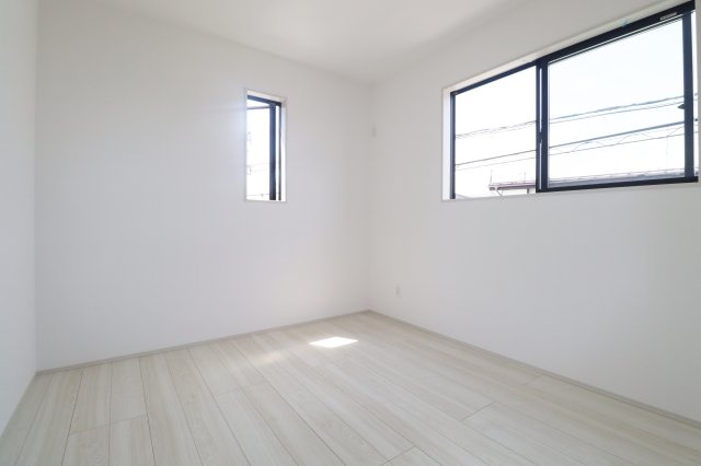 郡山市片平町字釜場　　　　　　小山田小学校、郡山第６中学区の洋室