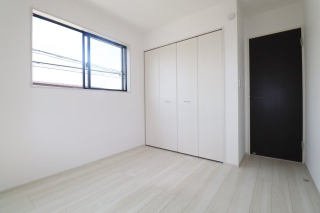 郡山市片平町字釜場　　　　　　小山田小学校、郡山第６中学区の洋室