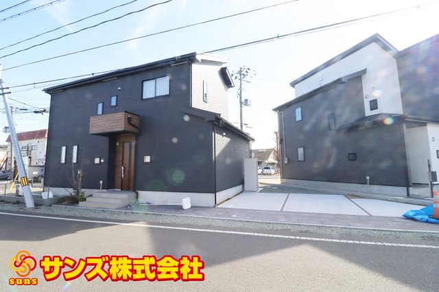 郡山市片平町字釜場　　　　　　小山田小学校、郡山第６中学区の外観|北西側から見た駐車場を含む外観♪