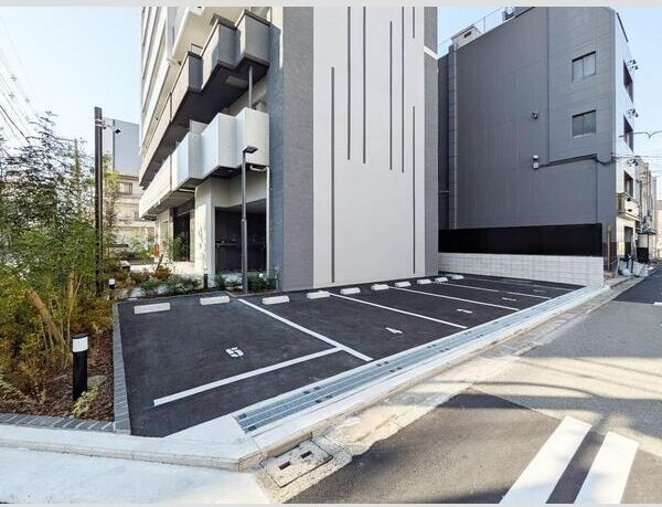 S-RESIDENCE堺blazeの駐車場