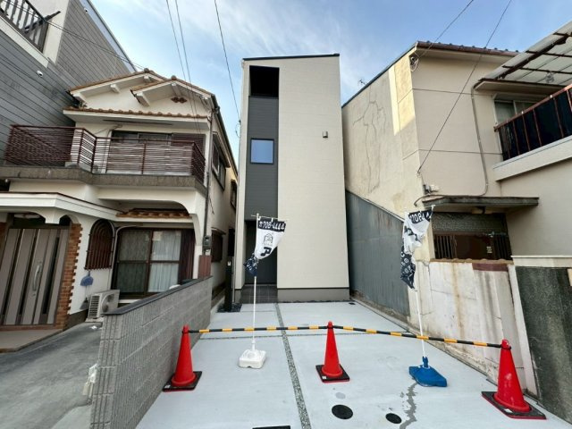 JR垂水駅徒歩１０分　幹太くん付き　垂水区御霊町　新築戸建の前面道路含む現地写真