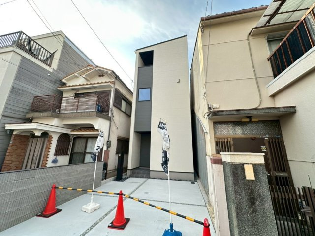 JR垂水駅徒歩１０分　幹太くん付き　垂水区御霊町　新築戸建の前面道路含む現地写真