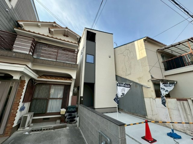 JR垂水駅徒歩１０分　幹太くん付き　垂水区御霊町　新築戸建の前面道路含む現地写真