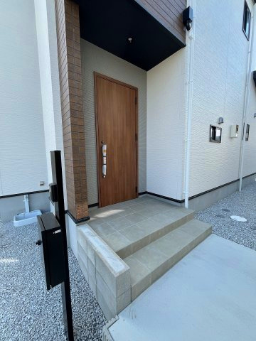 【玄関】 | 大野城市南ケ丘5丁目4期　1号棟（全2棟）【仲介手数料無料・0円】 | 現地写真。