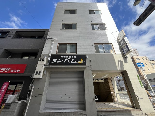 大阪市北区浪花町の店舗事務所の外観