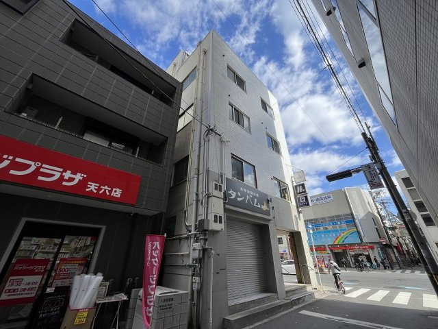 大阪市北区浪花町の店舗事務所の外観