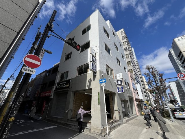 大阪市北区浪花町の店舗事務所の外観