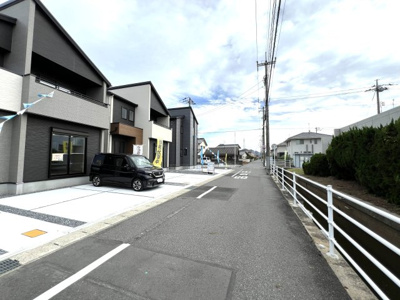 【前面道路含む現地写真】 | よかタウン(南区福島２丁目、１期、①号棟) | 前面道路含む現地写真です