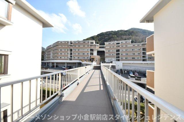 メゾンモンブラン富野台・壱番管C棟のバルコニー