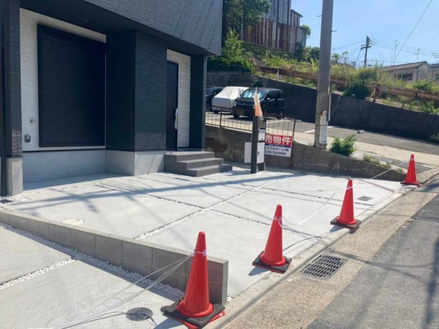 【前面道路含む現地写真】の画像