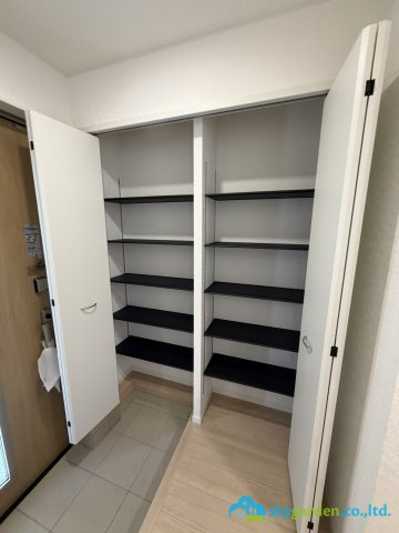 平塚市南原第11 新築戸建　全1棟1号棟の玄関