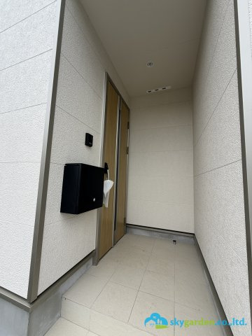 平塚市南原第11 新築戸建　全1棟1号棟の玄関