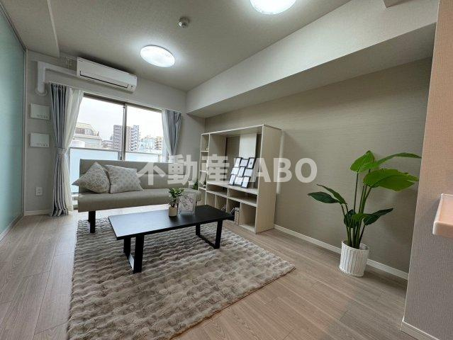 TEAL RESIDENCE　BAYの居間・リビング