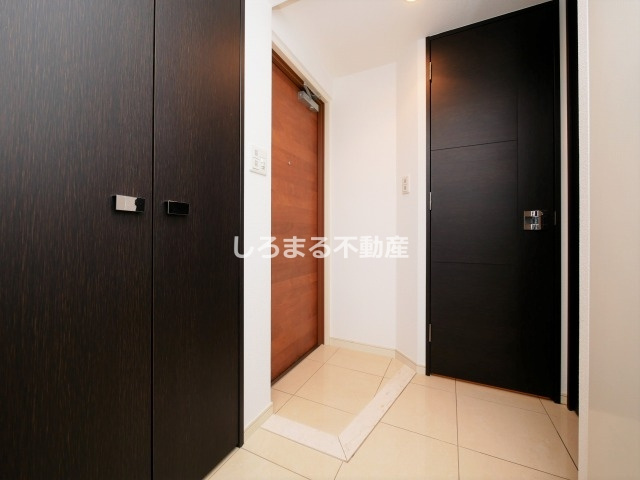  エスライズ日本橋の玄関