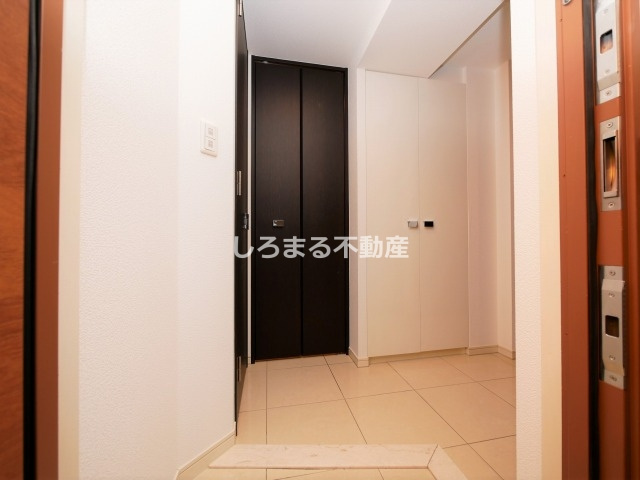  エスライズ日本橋の玄関