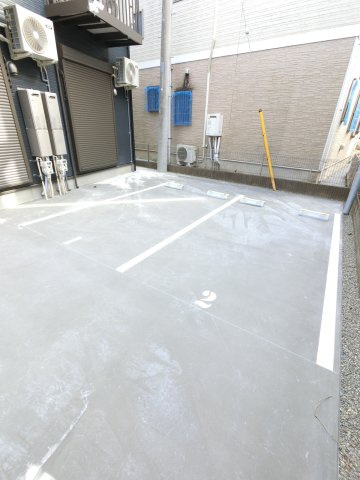 BLUE MARINE HONCHIBAの駐車場