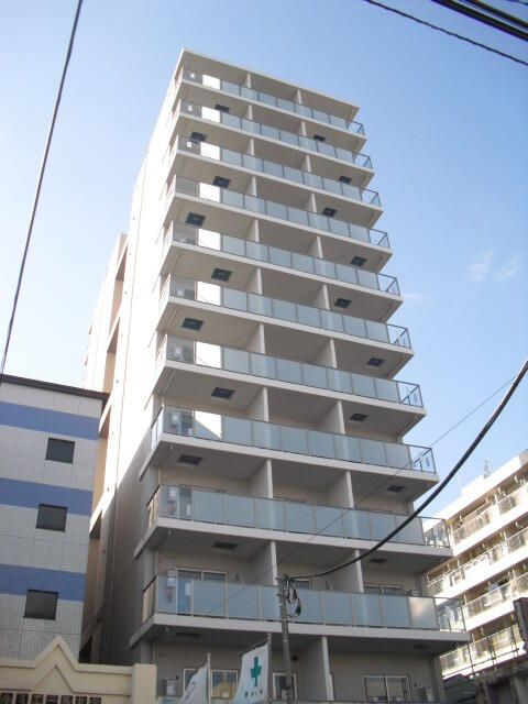 ステーション・タワー・ウラヤスの外観