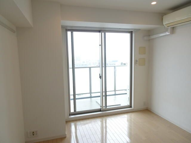 ステーション・タワー・ウラヤスの居間・リビング