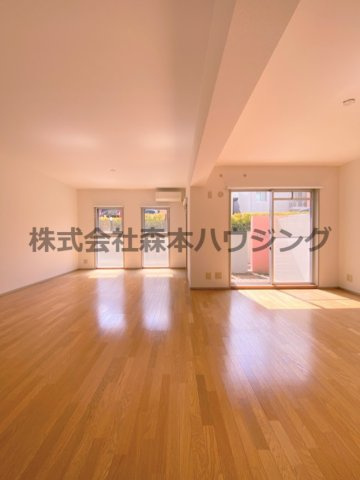 【居間・リビング】 | 　コモンシティ星田アステージ8号棟 | おしゃれなリビングです