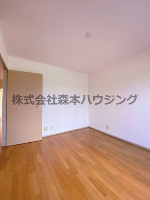 【洋室】 | 　コモンシティ星田アステージ8号棟 | ゆったりした洋室です