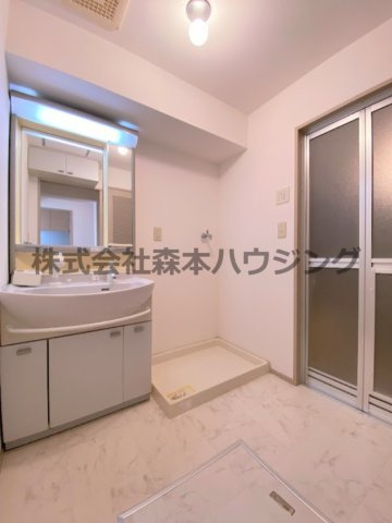 【洗面所】 | 　コモンシティ星田アステージ8号棟 | 明るい洗面所です