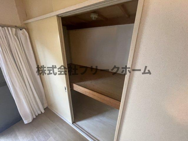 三鷹市下連雀１丁目のアパートの収納