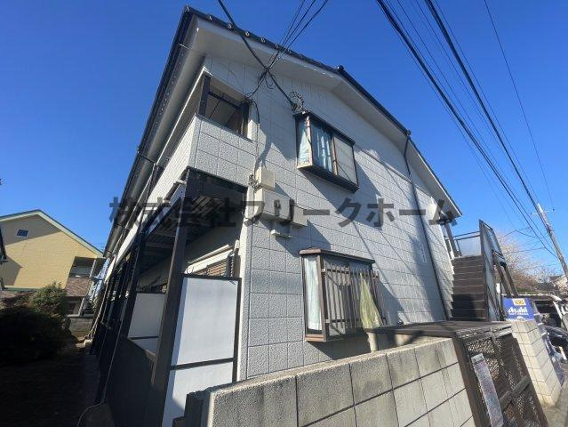 三鷹市下連雀１丁目のアパートの外観