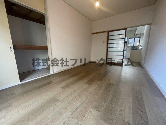 三鷹市下連雀１丁目のアパートの寝室