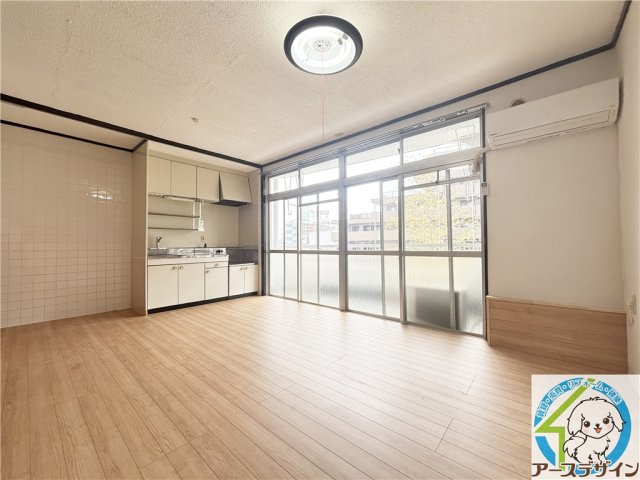 魚住コーポの居間・リビング