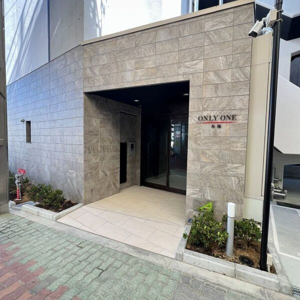 ONLYONE布施のエントランス