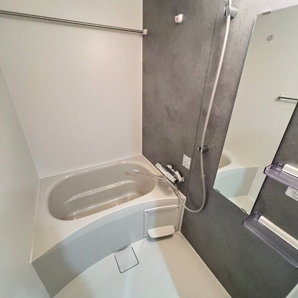 ONLYONE布施の浴室