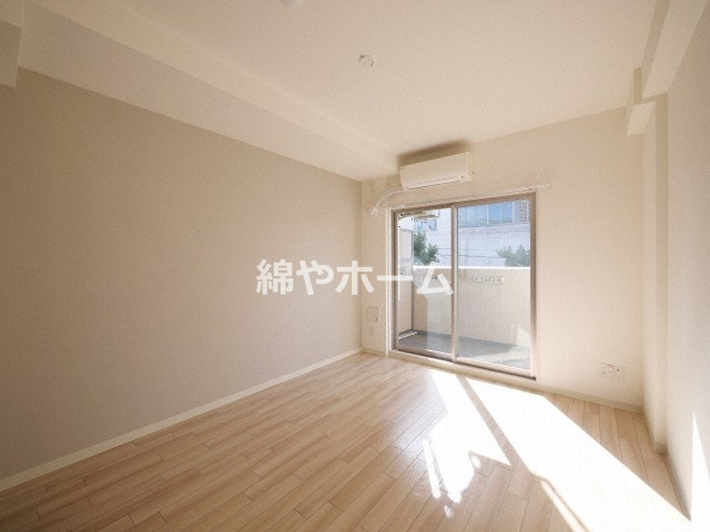 エグゼ難波西IIの居間・リビング|こちらのリビングで趣味の時間をお楽しみください