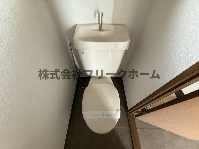 小金井市中町３丁目の賃貸マンションのトイレ